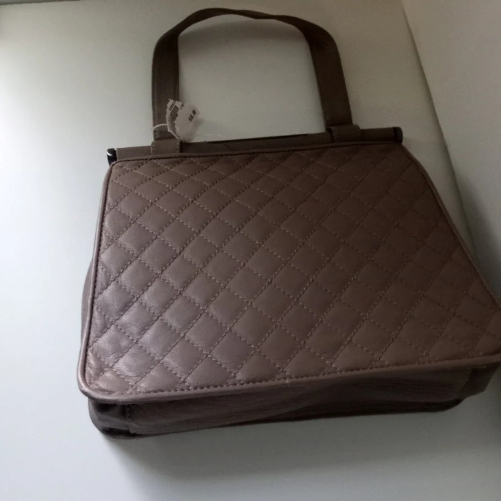 BCBGMaxazria Vintage Taupe Quilted Satchel Handbag 👜